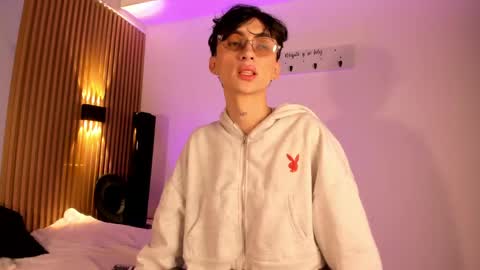 kitty__bunny online show from June 9, 11:56 am