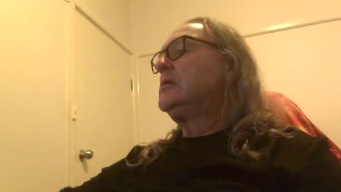knobout online show from August 7, 3:02 am