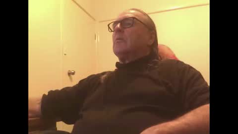 knobout online show from May 17, 9:05 am