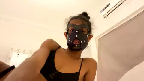 koifemboy online show from May 29, 11:59 pm