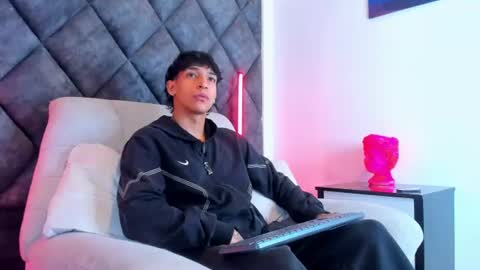 Kroy Wave  Muscle Tattoos Latino online show from July 19, 3:34 am