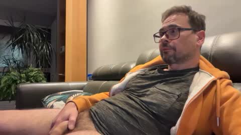 krzysztof1977 online show from May 1, 8:33 pm