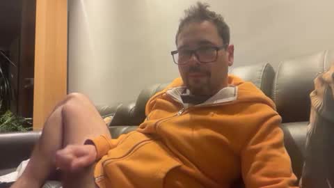 krzysztof1977 online show from May 8, 8:42 pm