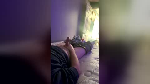 kylecrandlemire41 online show from April 21, 9:54 pm