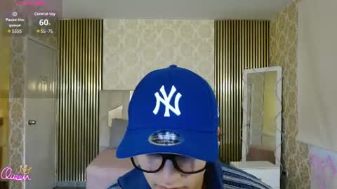 kyler_tay online show from July 23, 11:51 am