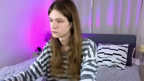 l1l2th online show from July 15, 2:46 pm