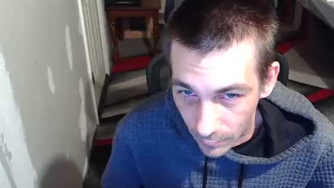 l1v1nth3dr3am online show from May 3, 1:52 am