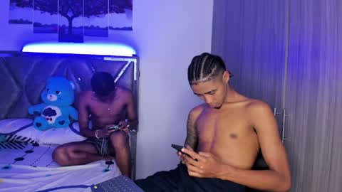 LagoSantos online show from April 29, 7:42 pm