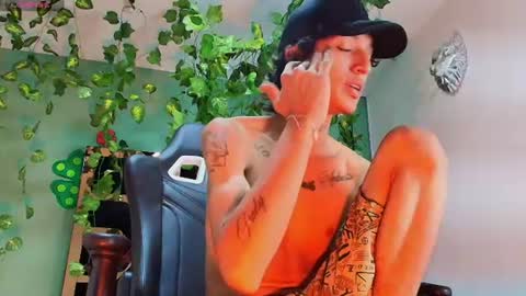 langelo_el online show from June 12, 12:25 pm