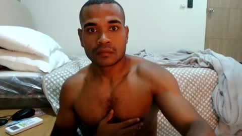 larenz_tate online show from May 26, 10:11 am