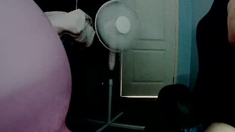 latexchris77 online show from July 19, 5:19 pm