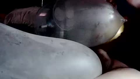 latexchris77 online show from May 19, 5:24 am
