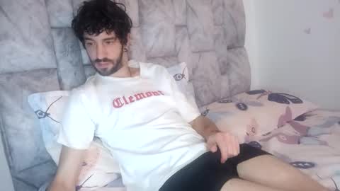 latinlustandfrenchkiss online show from May 21, 2:10 pm