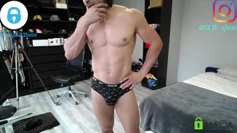 sam online show from May 5, 10:39 am