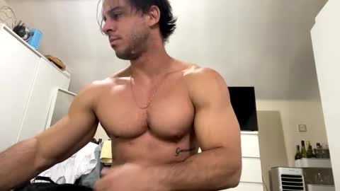 latino_rodri online show from April 26, 11:07 am