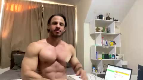 latino_rodri online show from May 27, 7:16 am