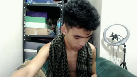 laurence_cuttieguyhere online show from July 7, 5:40 am