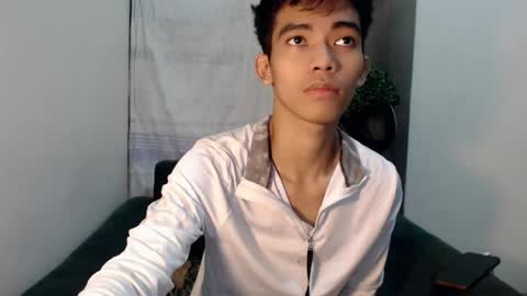 laurence_cuttieguyhere online show from July 21, 9:55 am