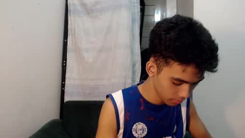laurence_cuttieguyhere online show from July 12, 7:43 am