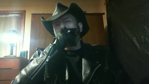 leathergreaser online show from May 1, 9:06 pm