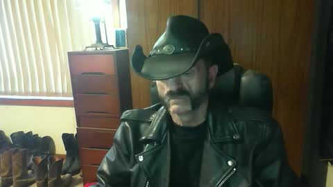 leathergreaser online show from May 5, 1:51 am