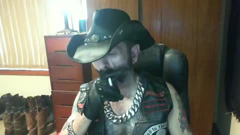 leathergreaser online show from May 12, 9:23 pm