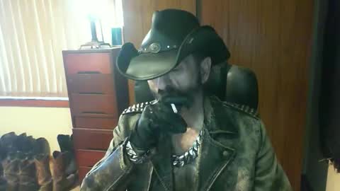 leathergreaser online show from May 13, 9:34 pm