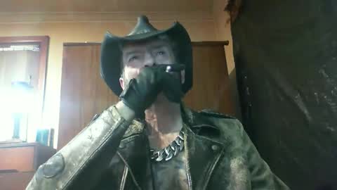 leathergreaser online show from May 15, 9:45 pm