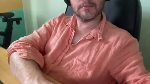lee_8891 online show from July 31, 11:53 am