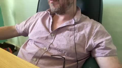lee_8891 online show from August 3, 1:50 pm