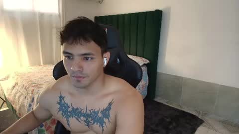  Lei  online show from July 28, 4:39 pm