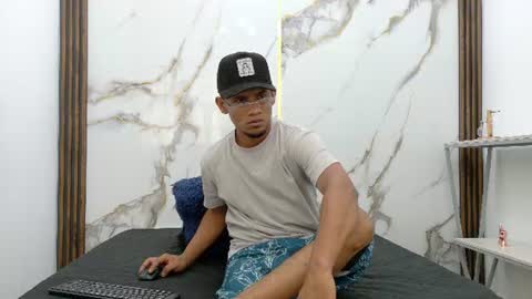 leo27__ online show from July 7, 7:28 pm
