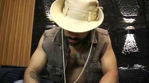 Leo  Diaz online show from May 5, 11:16 pm