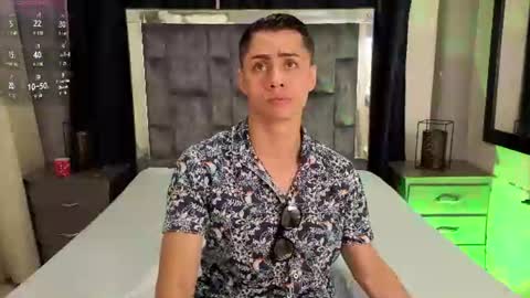 leomonnroe online show from July 20, 6:10 pm