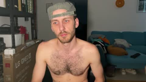 Leon online show from July 1, 1:23 pm