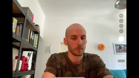 Leon online show from May 5, 9:55 am