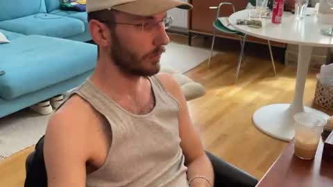 Leon online show from July 7, 8:29 am