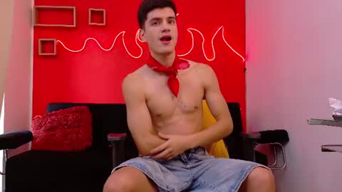 leotease online show from July 25, 7:54 pm