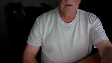 letscum2gether0 online show from May 15, 1:03 am