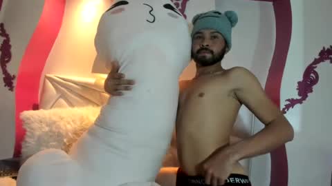 liam_evans__ online show from July 2, 3:23 am