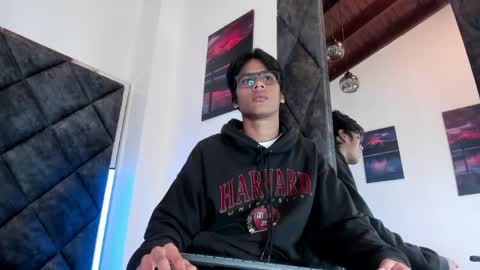 Liam twink big dick online show from May 28, 11:19 am