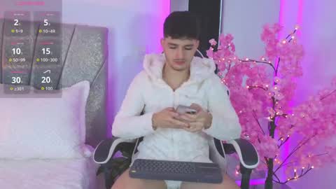 liammuller online show from May 4, 11:34 am