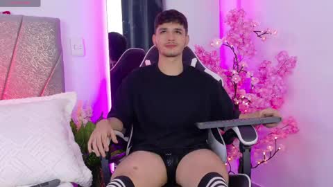 liammuller online show from May 10, 2:29 pm