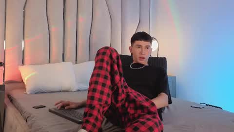 lian_cameron online show from June 25, 4:26 am