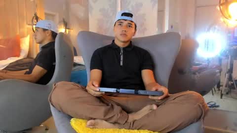 Lian  online show from April 22, 4:52 am