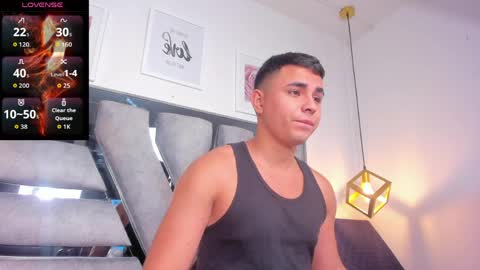 lianfox_ online show from May 2, 12:52 pm