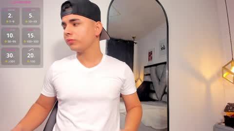 lianfox_ online show from May 14, 12:25 pm