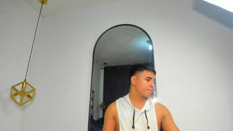lianfox_ online show from May 13, 12:24 pm