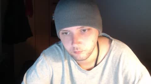 littlealien7 online show from May 25, 5:35 am