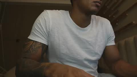 logan_varela online show from May 19, 2:12 pm